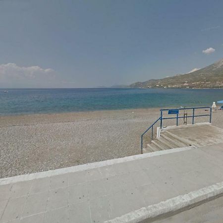 Loutraki Μοναδικής Θέσης Διαμέρισμα Στη Θάλασσα Exterior foto