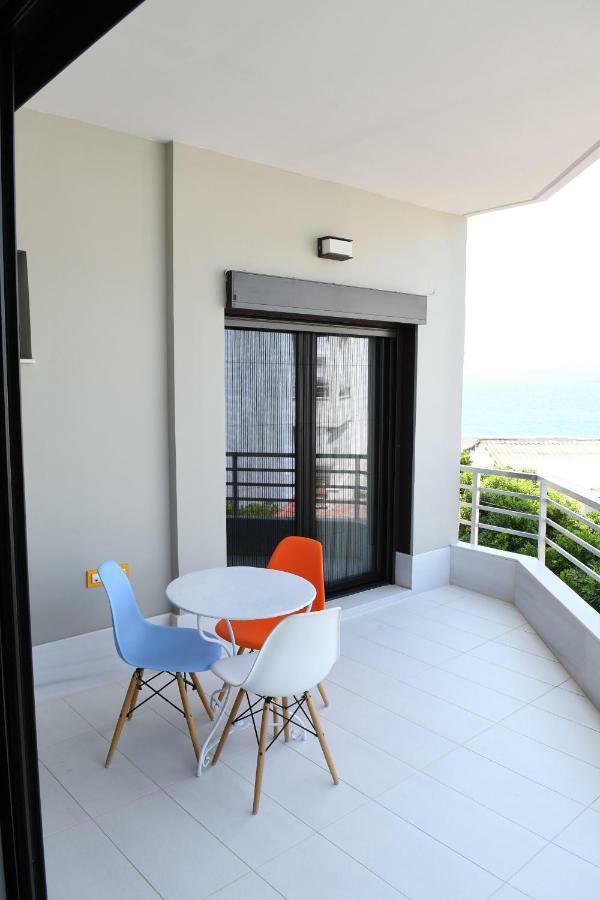 Loutraki Μοναδικής Θέσης Διαμέρισμα Στη Θάλασσα Exterior foto